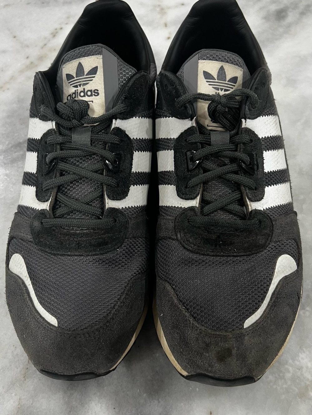 Adidas ZX 700 HD retro Men’s size 8 Gray & White Classic Running Sneakers